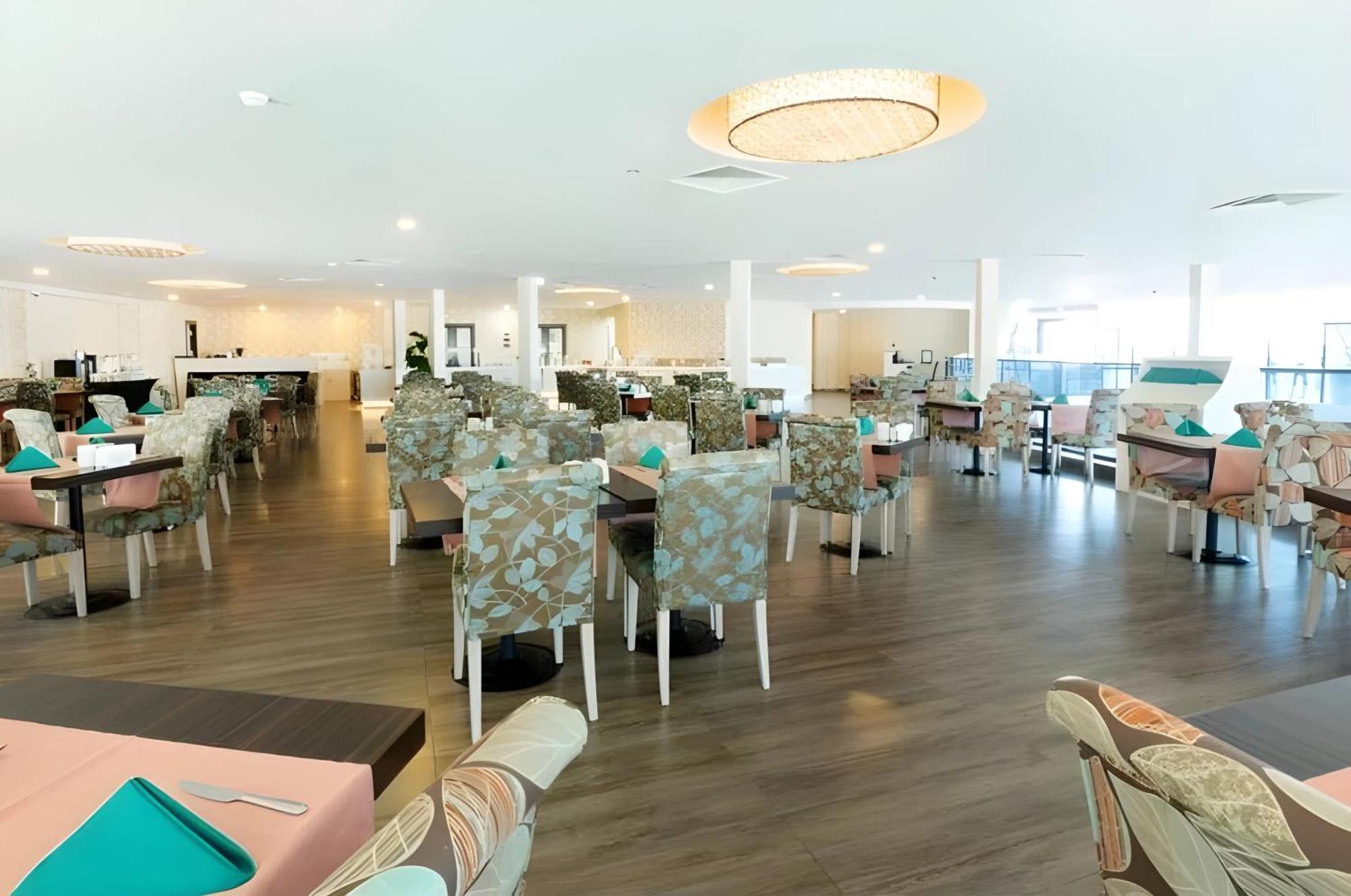 Orbi Batumi City Beach View Hotel Exterior foto